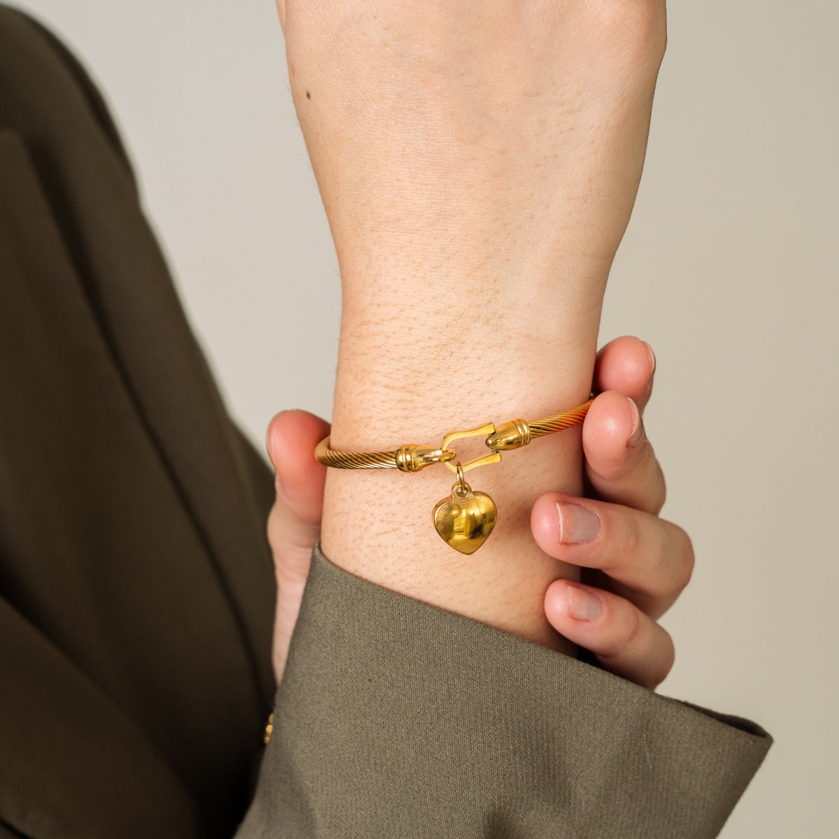 Love Cuff Bracelet – 18k Gold Plated