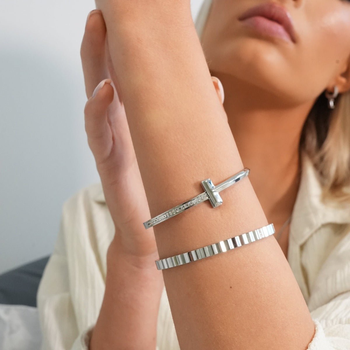 T-Bar Elegance Bangle - Silver
