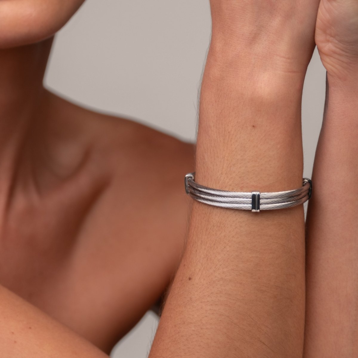 Wire Cuff Bracelet – Silver