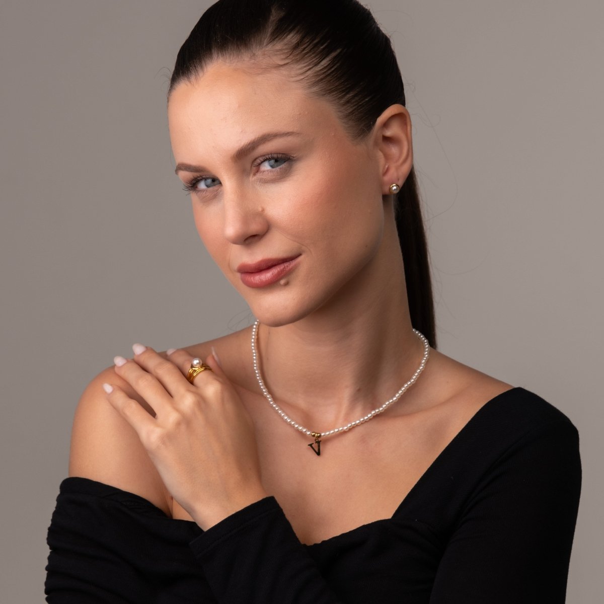 Pearl Initial Letter Necklace – 18k Gold Plated