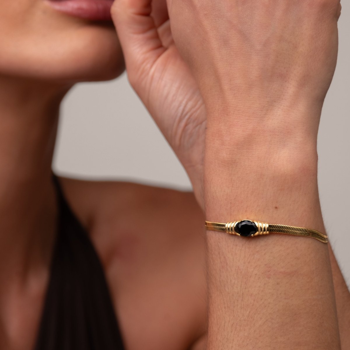 Onyx Stone Mesh Bracelet 18k Gold Plated