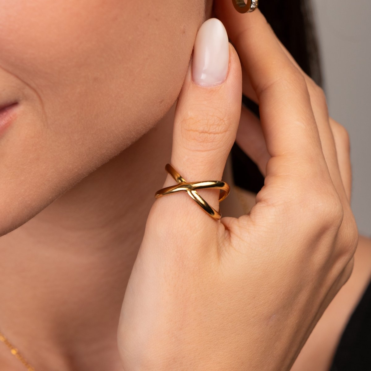 Minimal Crossover Adjustable Ring 18k Gold Plated