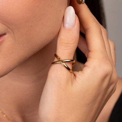 Minimal Crossover Adjustable Ring 18k Gold Plated