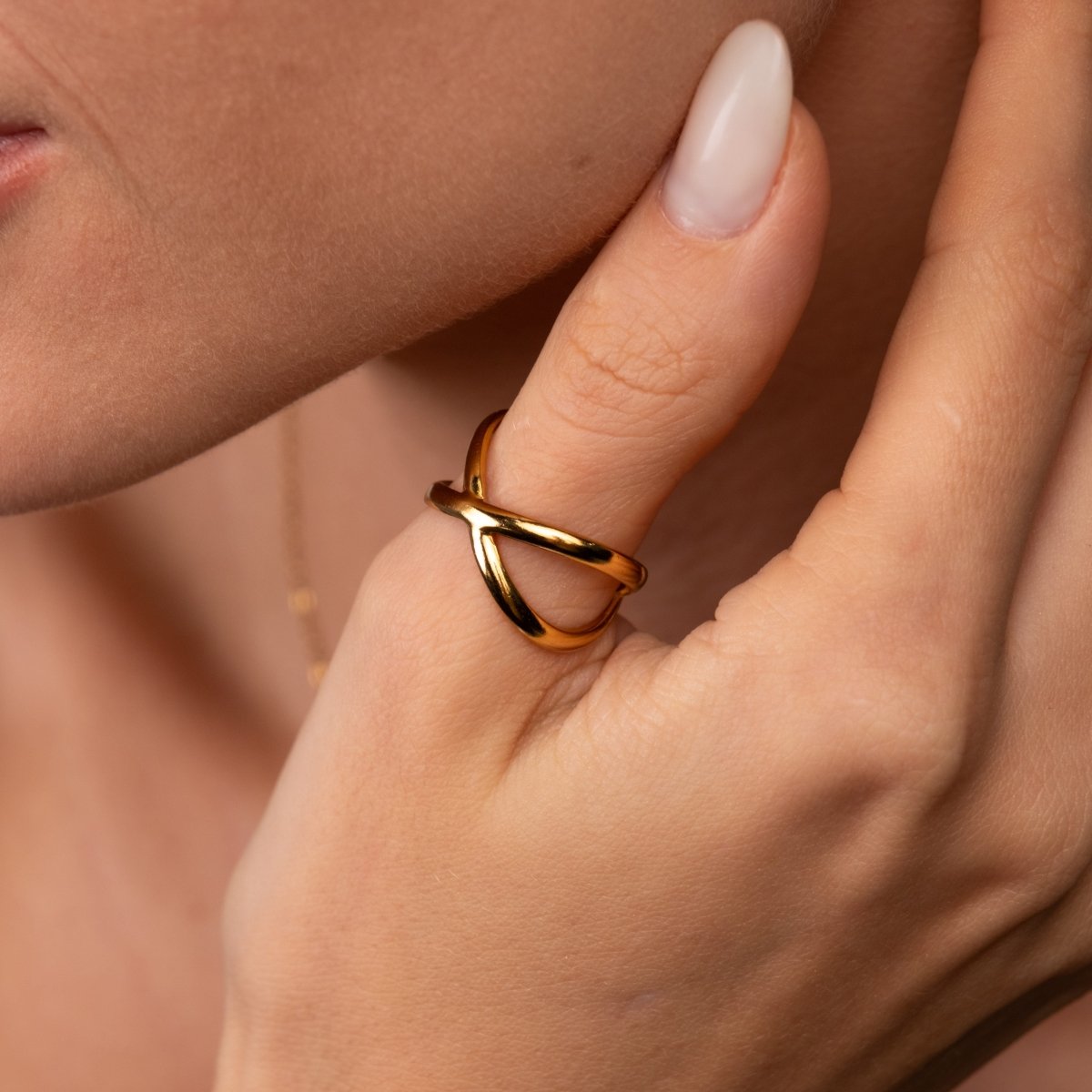 Minimal Crossover Adjustable Ring 18k Gold Plated
