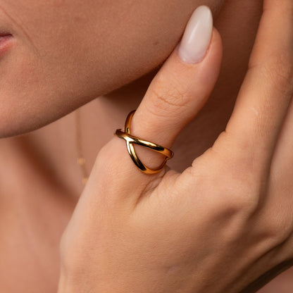 Minimal Crossover Adjustable Ring 18k Gold Plated