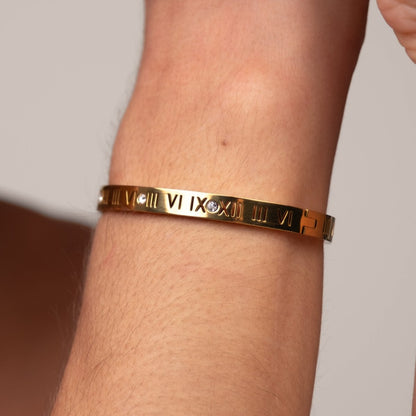 Roman Numeral Bracelet 18k Gold Plated