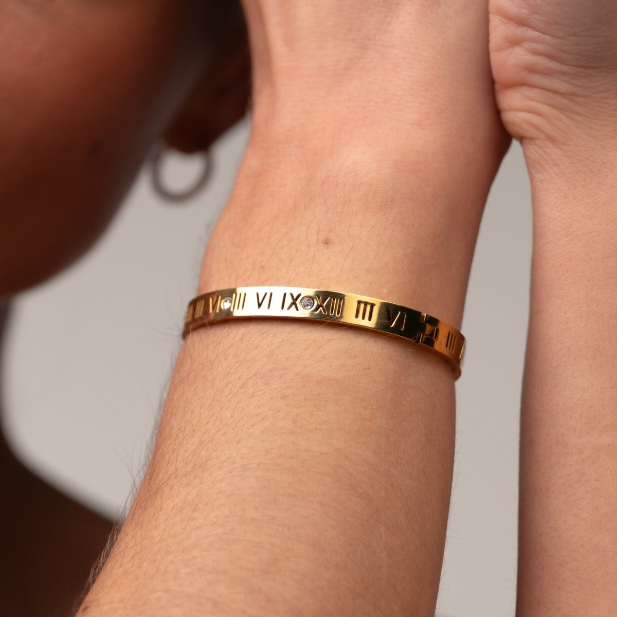 Roman Numeral Bracelet 18k Gold Plated