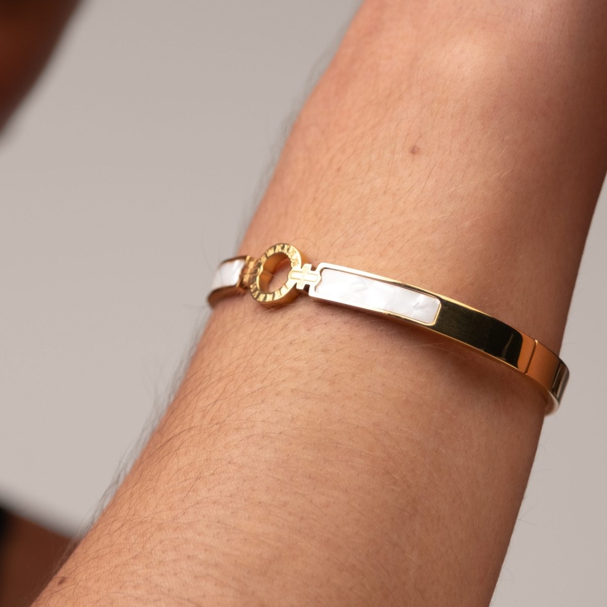 Aura Cuff Bracelet 18k Gold Plated