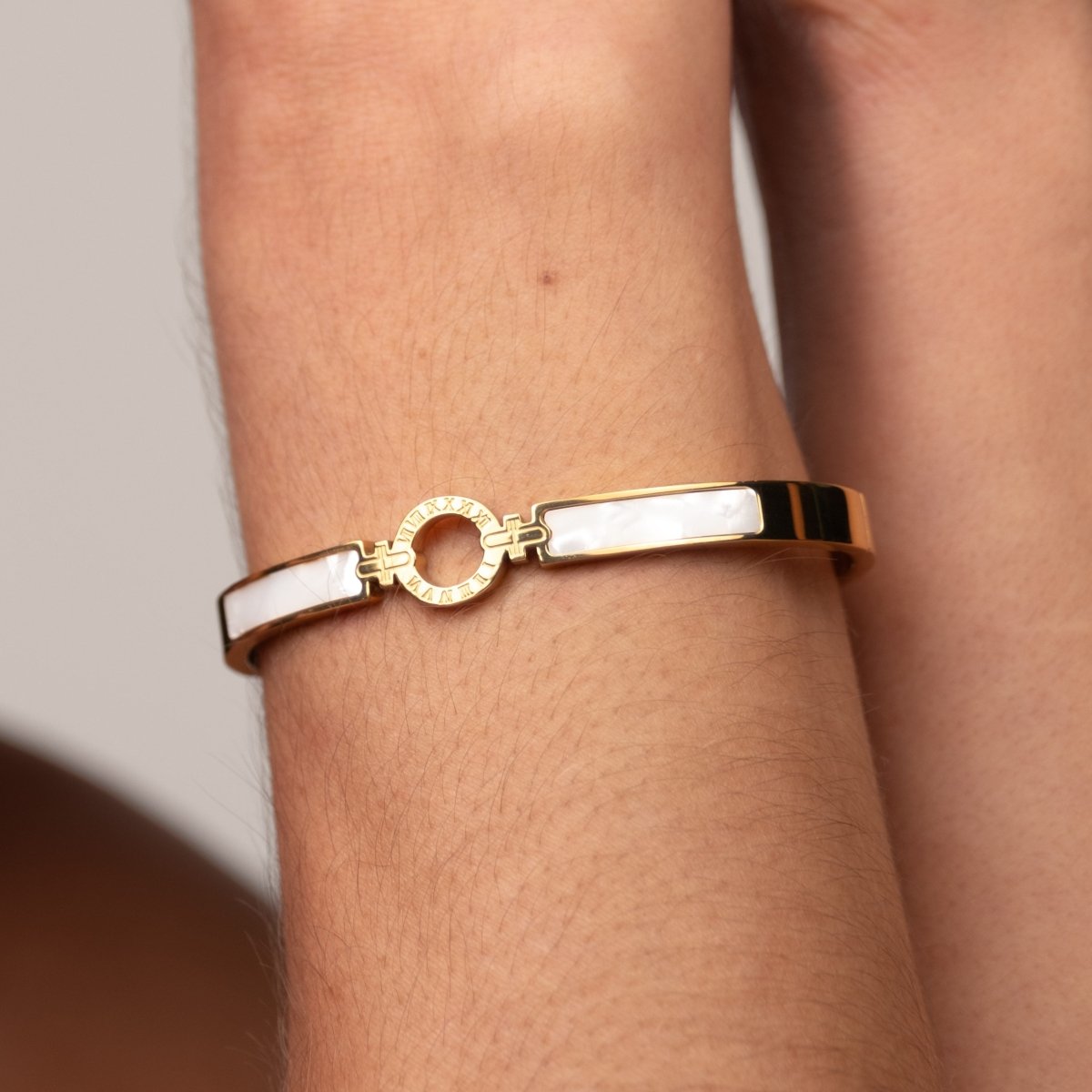 Aura Cuff Bracelet 18k Gold Plated