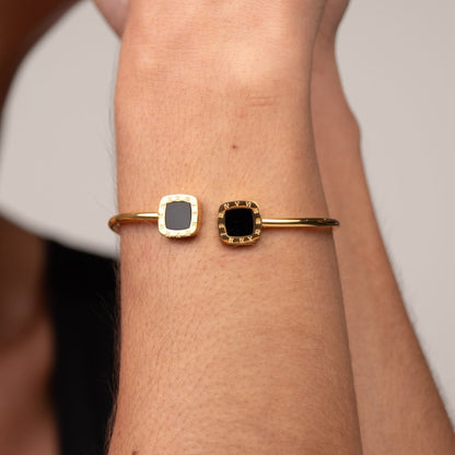 Bella Onyx Bangle Bracelet 18k Gold Plated