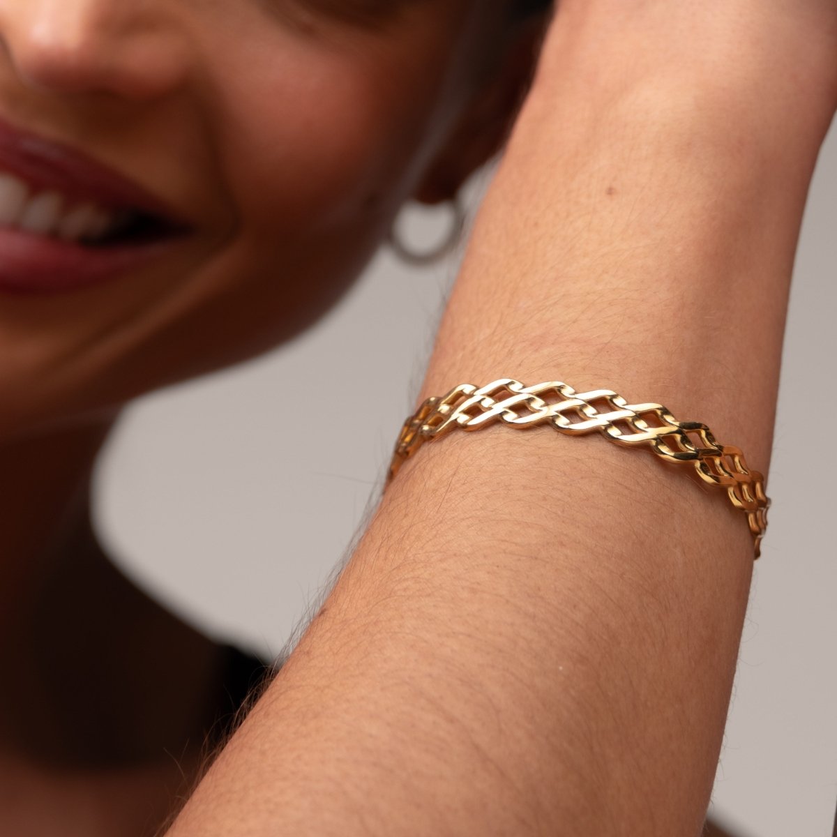 Blogger Bangle - 18k Gold Plated