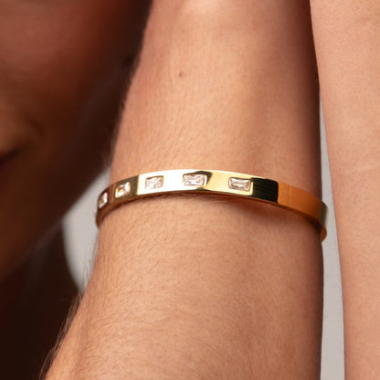 Carved Cuff Bracelet – 18k Gold Plated