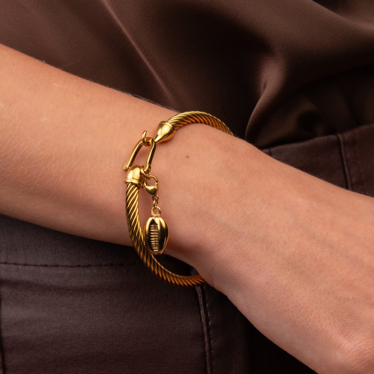 Hana Shell Bracelet 18k Gold Plated
