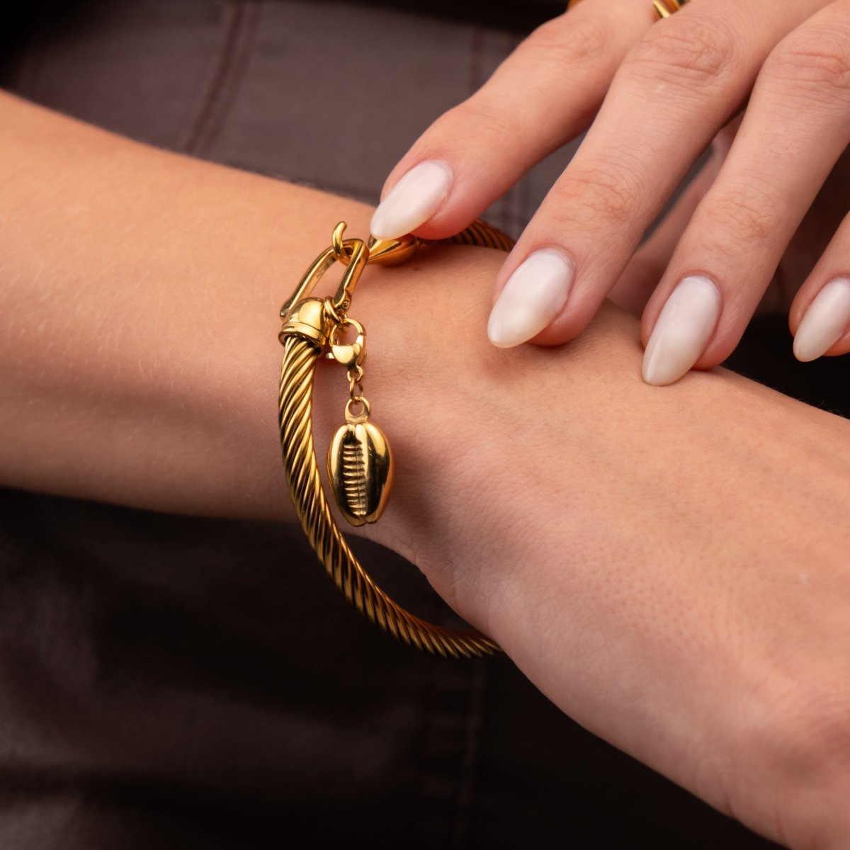 Hana Shell Bracelet 18k Gold Plated