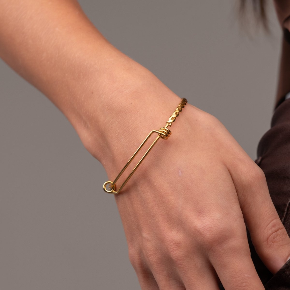 Eva Delicate Bangle Bracelet 18k Gold Plated