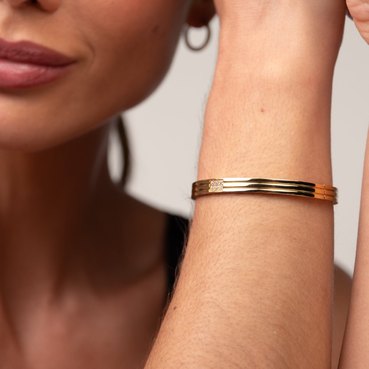 Hanna Bangle Bracelet 18k Gold Plated