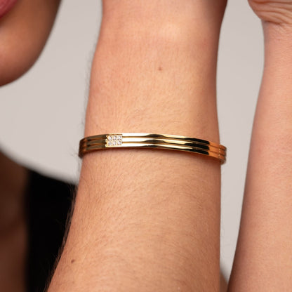 Hanna Bangle Bracelet 18k Gold Plated