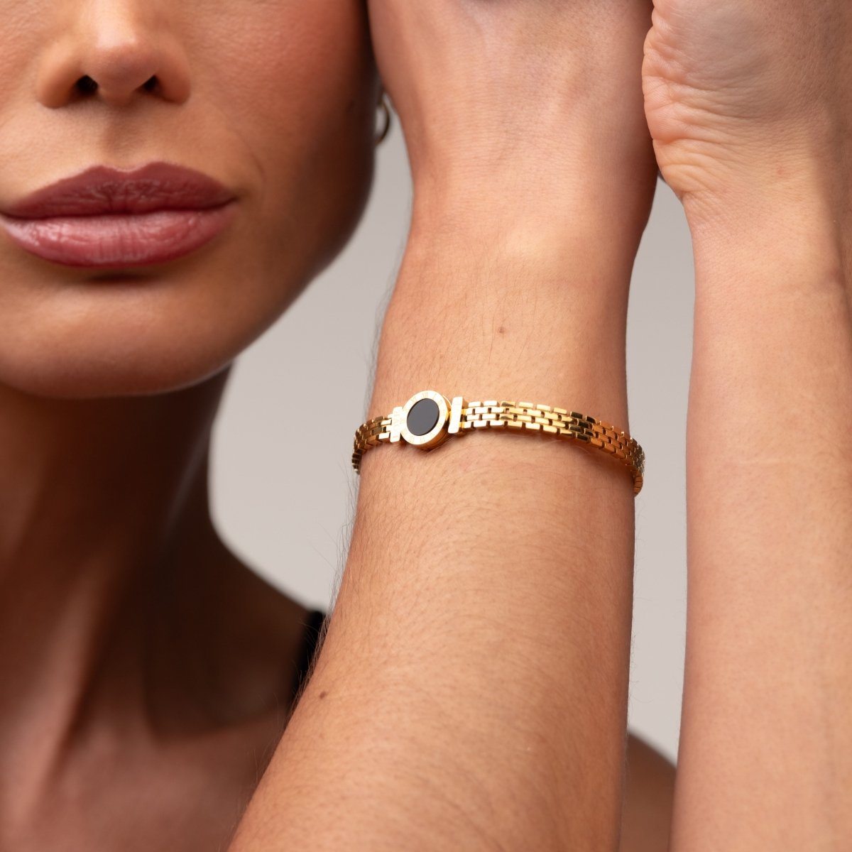Ivy Onyx Stone Bracelet 18k Gold Plated