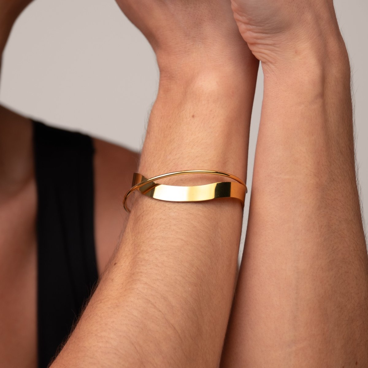 Inter Bangle Bracelet 18k Gold Plated
