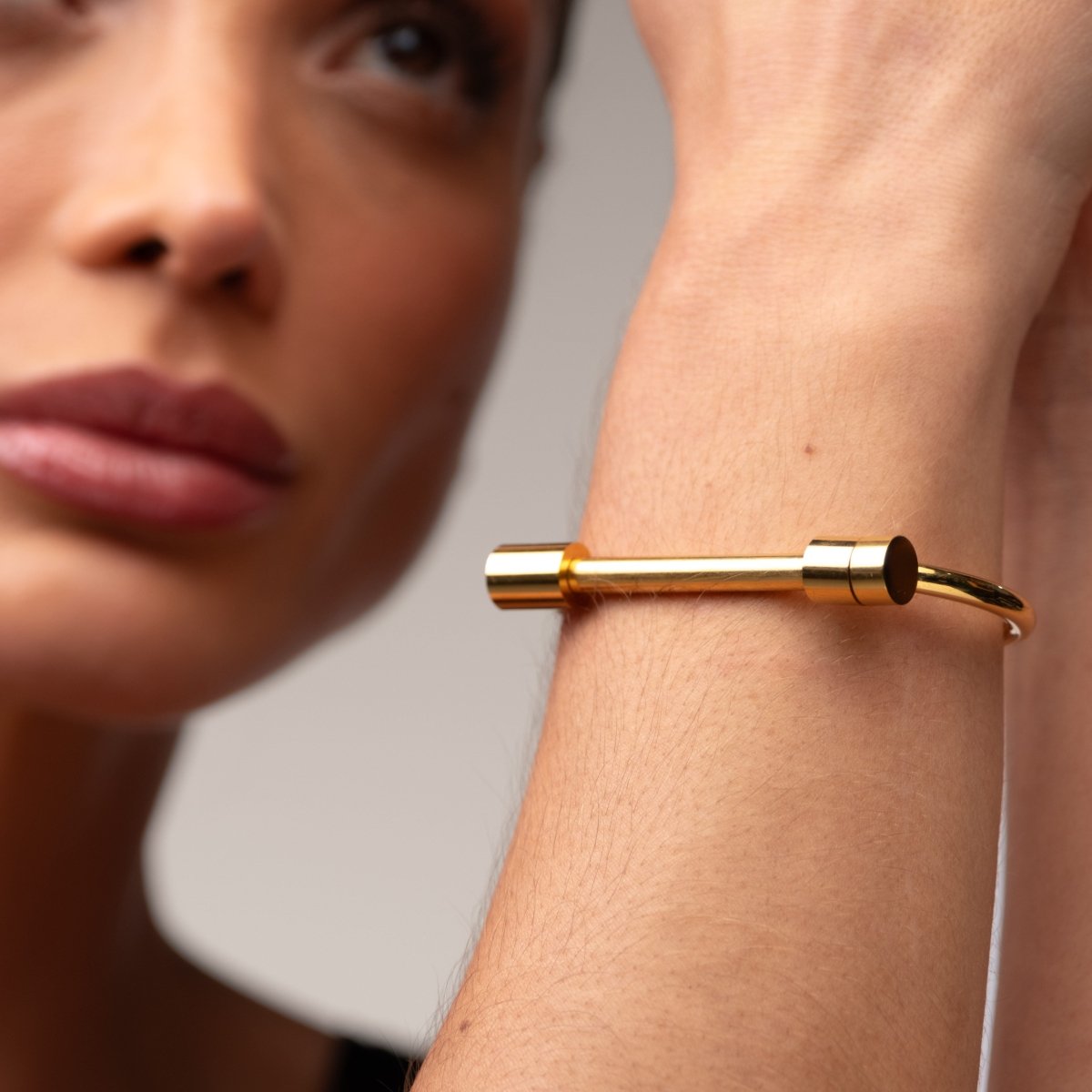 Screw Cuff Bracelet 18k Gold Plated