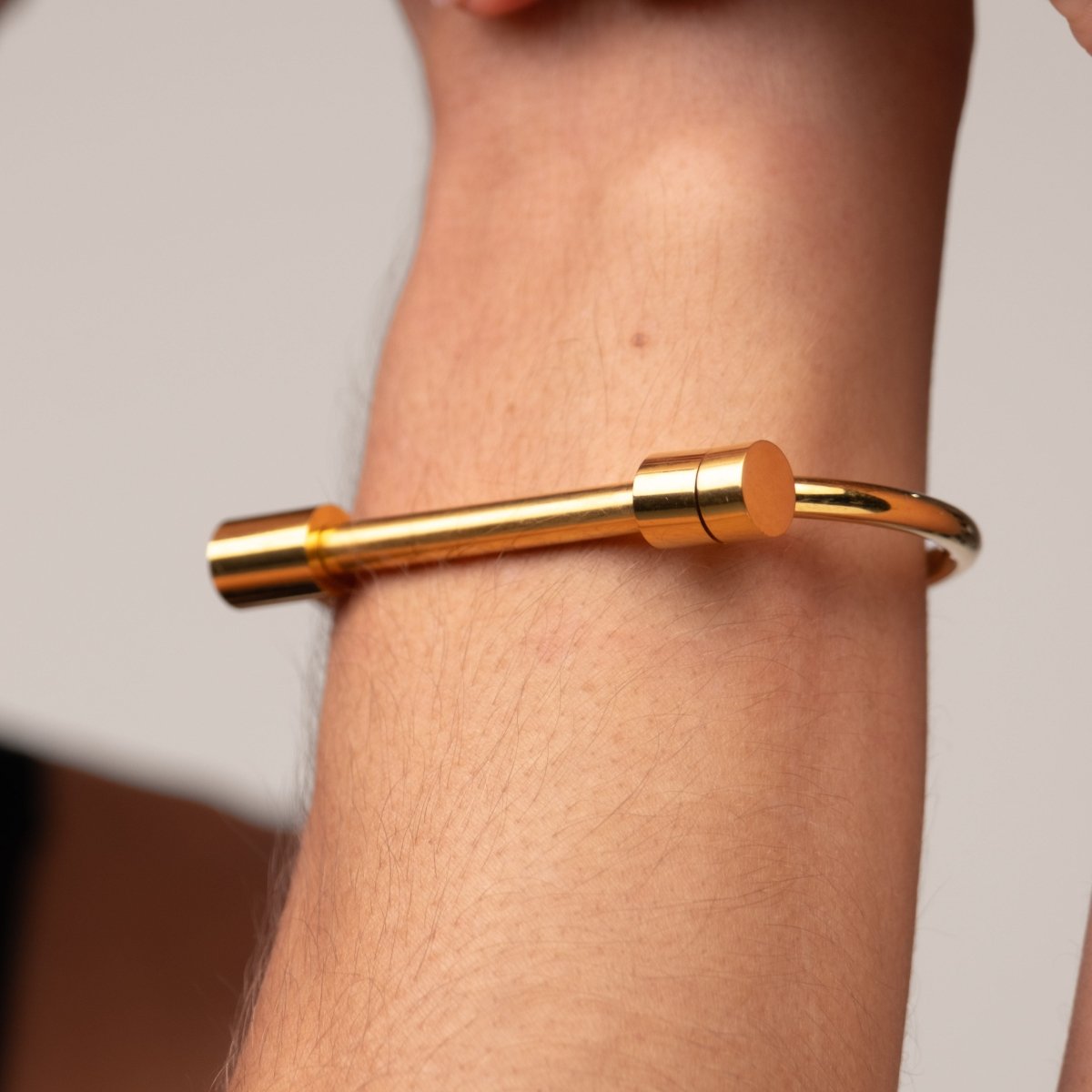 Screw Cuff Bracelet 18k Gold Plated