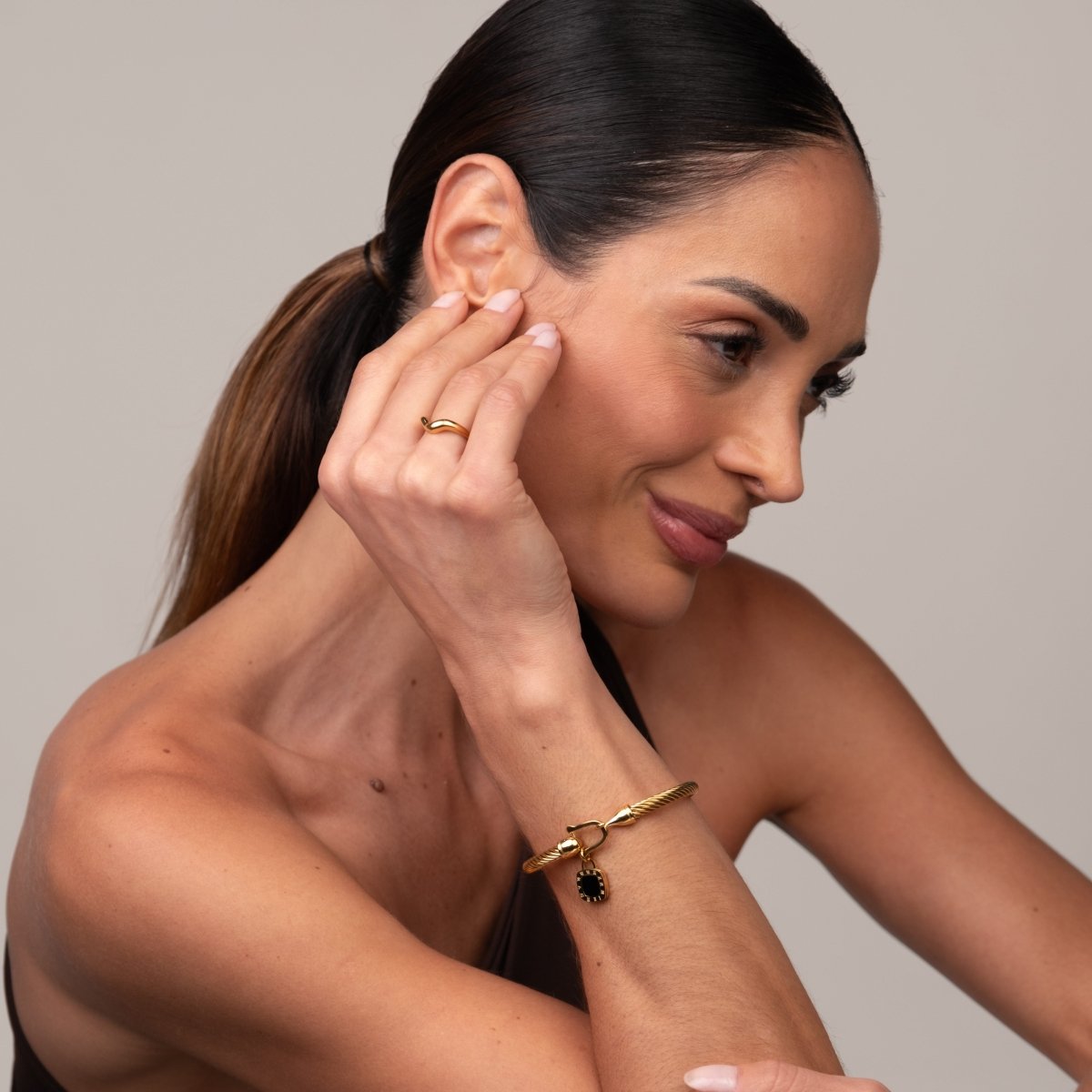 Square Onyx Pendant Cuff Bracelet – 18k Gold Plated