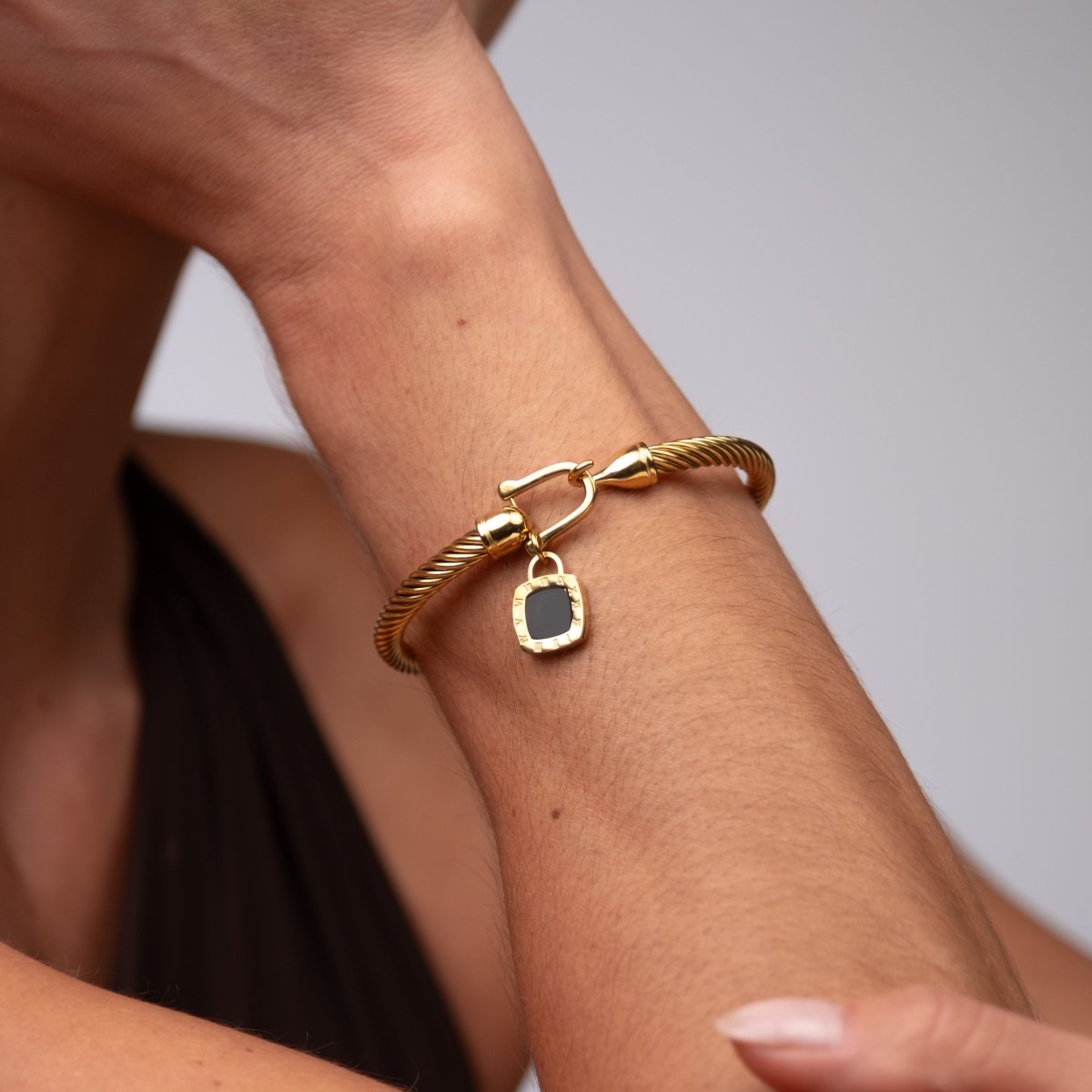 Square Onyx Pendant Cuff Bracelet – 18k Gold Plated