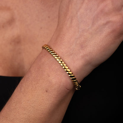 Pisa Cuff Bracelet – 18k Gold Plated