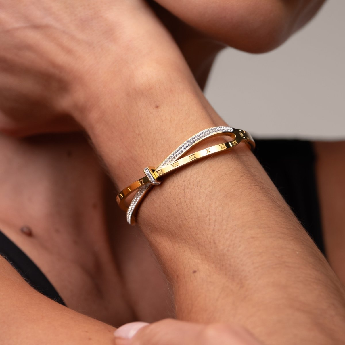 Roman Numeral Zirconia Bracelet 18k Gold Plated