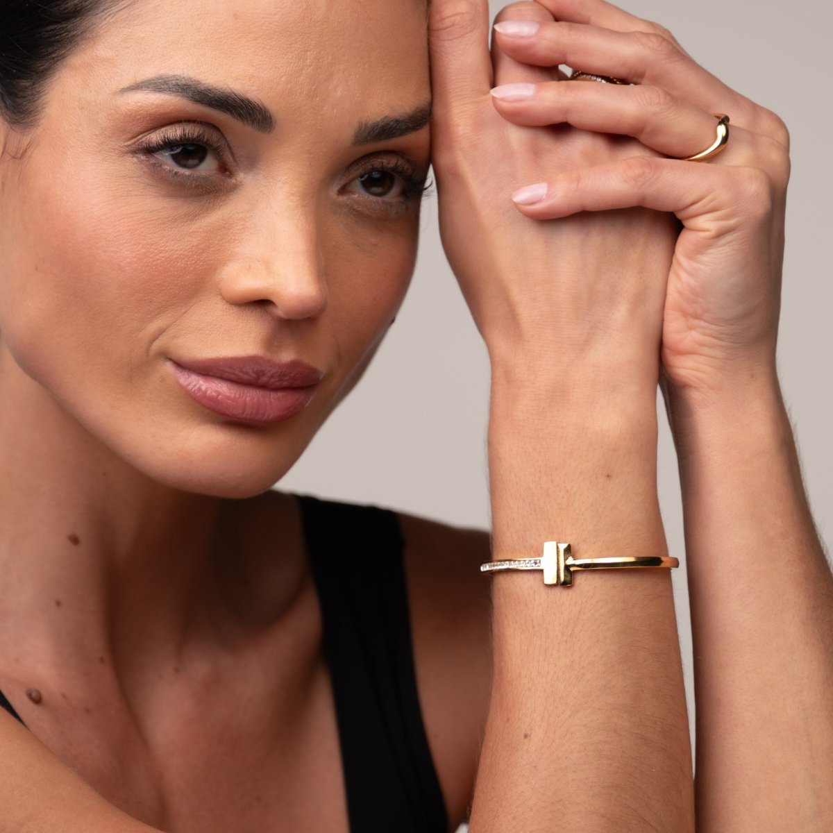 T-Bar Elegance Bangle - 18k Gold Plated