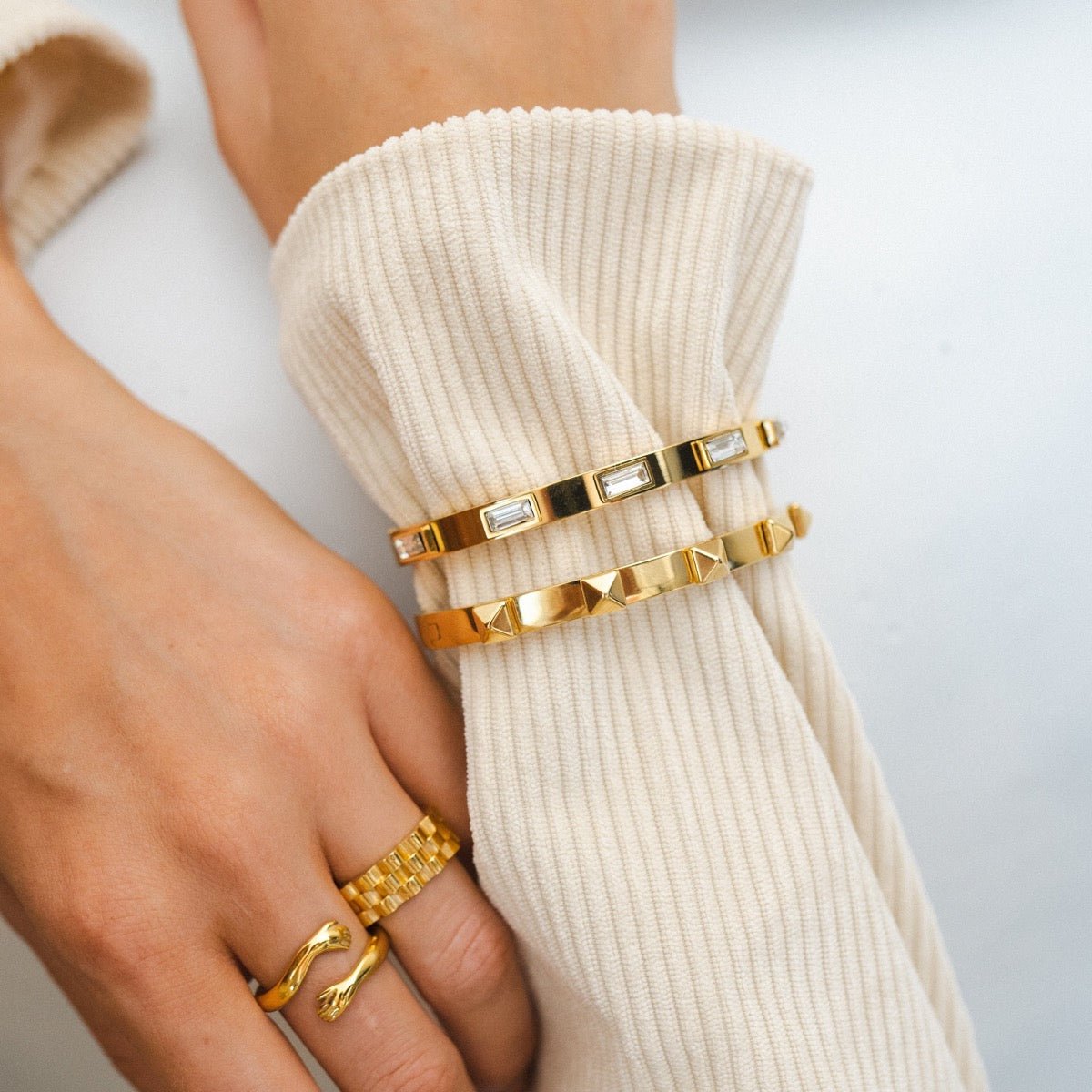 Studs Bracelet 18k Gold Plated