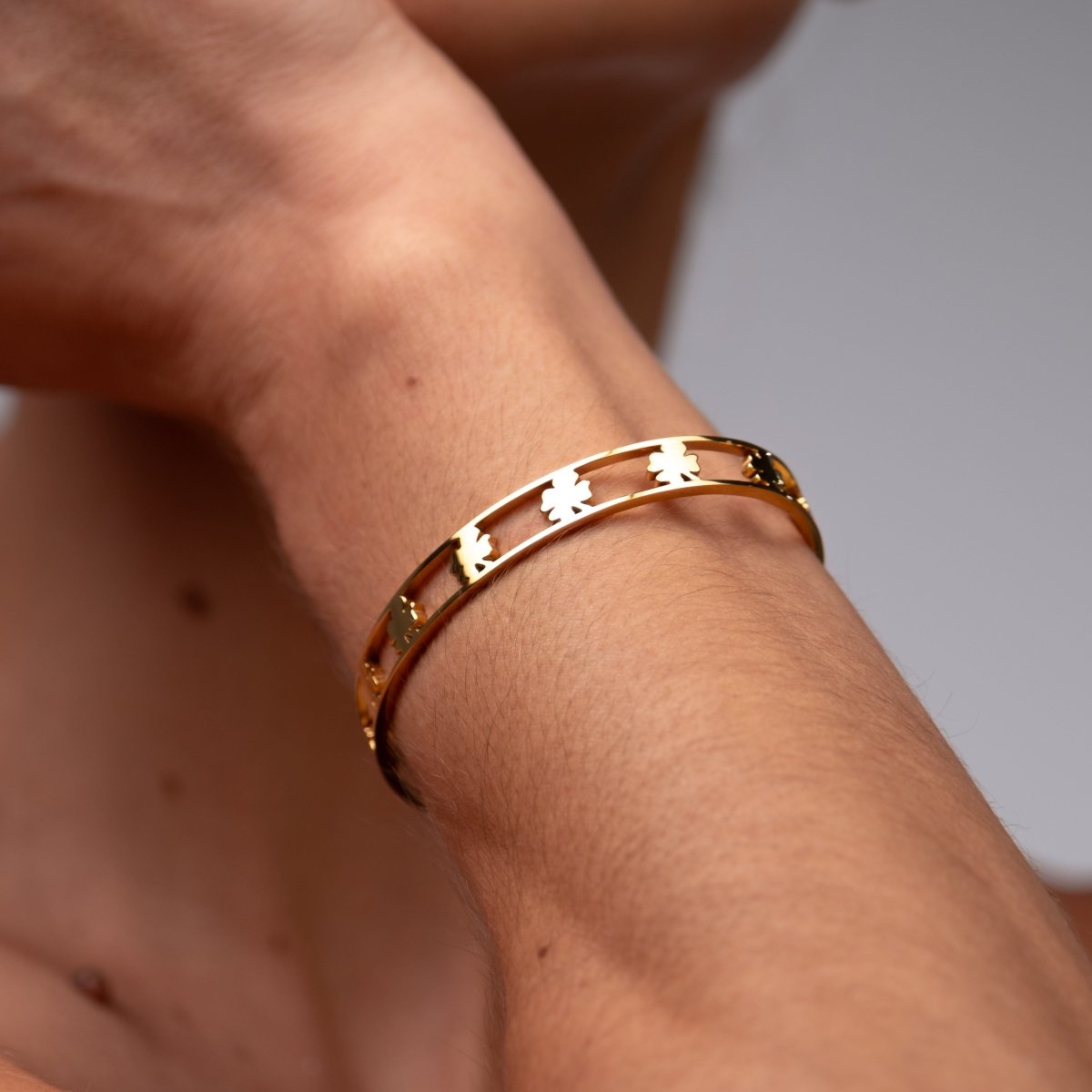 Openwork Clover Bangle - 18k Gold Plated