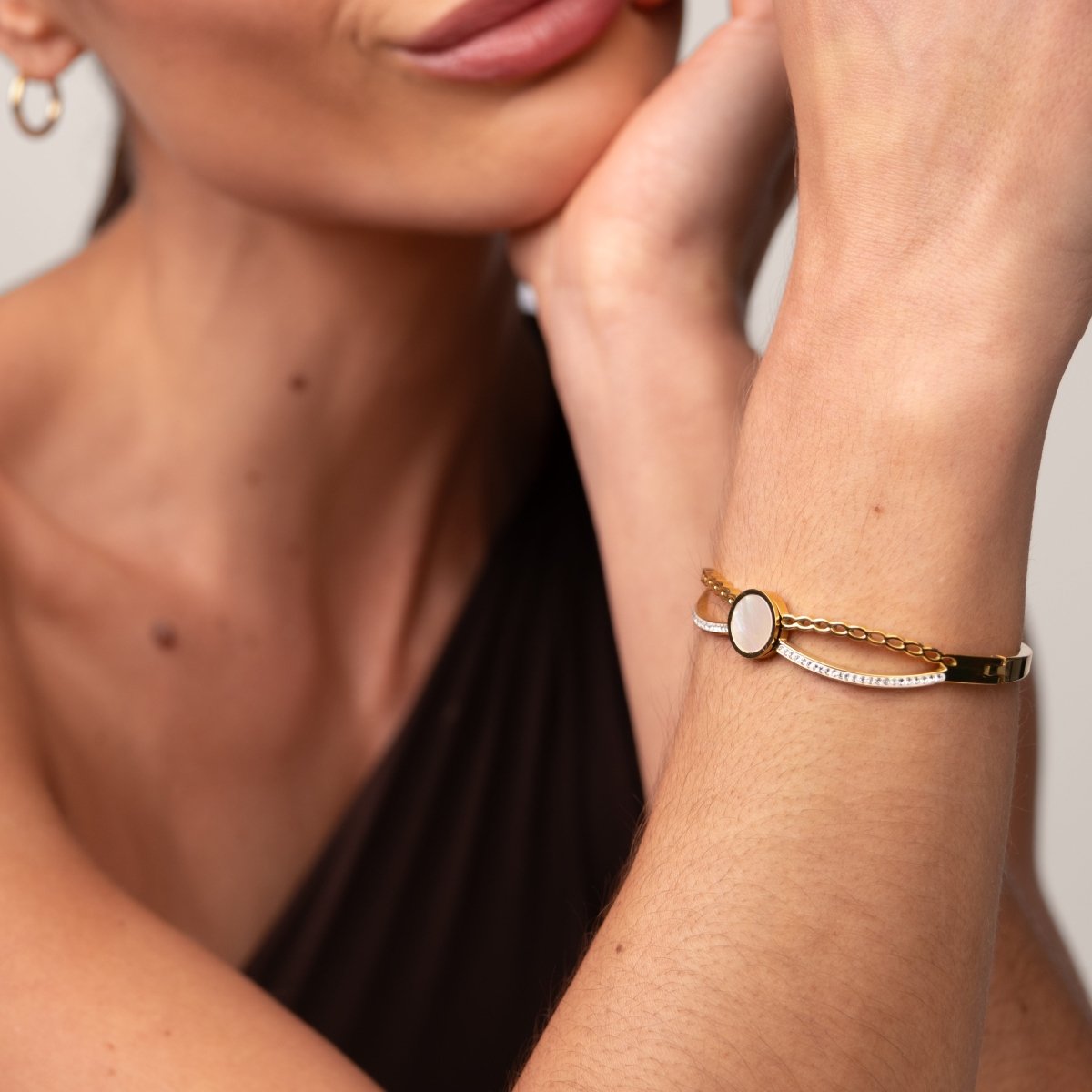 Venus Cuff Bracelet – 18k Gold Plated