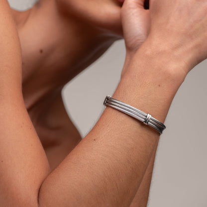Wire Cuff Bracelet – Silver