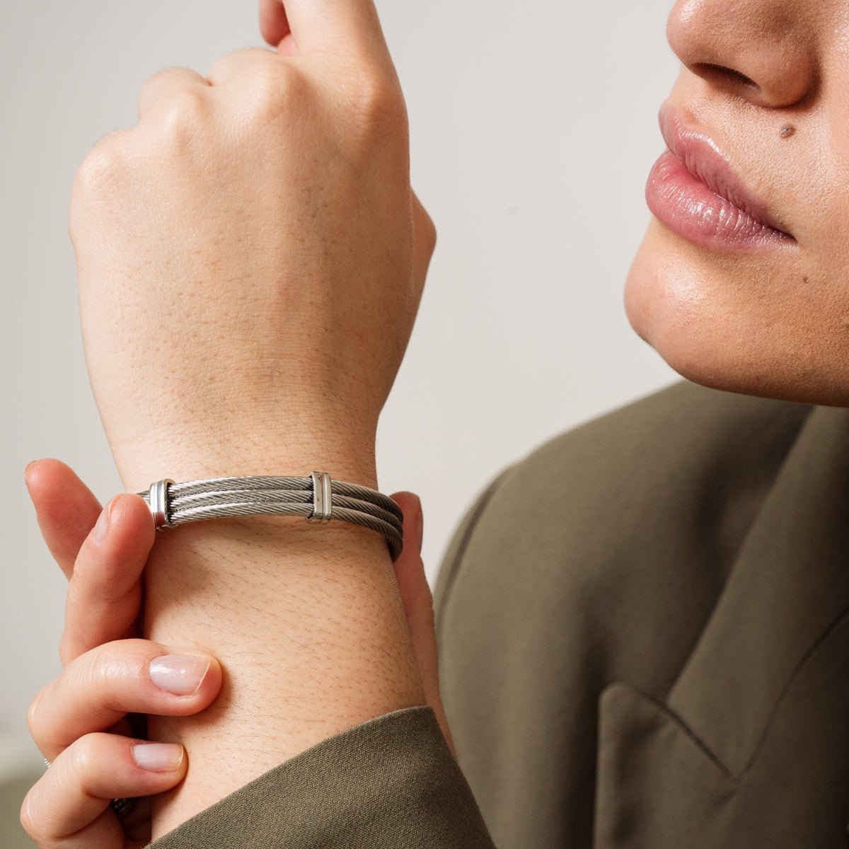 Wire Cuff Bracelet – Silver