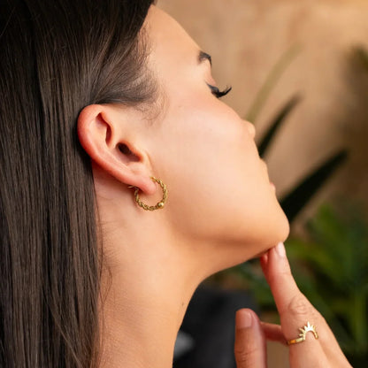 Twist Hoop Earrings – 18k Gold Plated