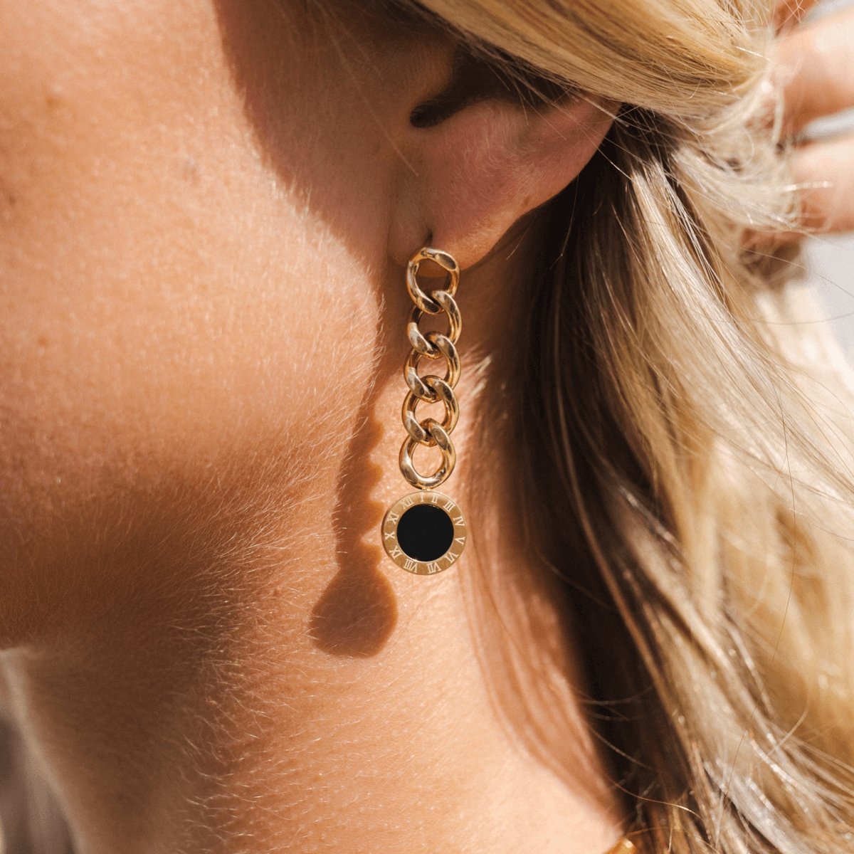 Glamour Onyx Stone Chain Earrings 18k Gold Plated