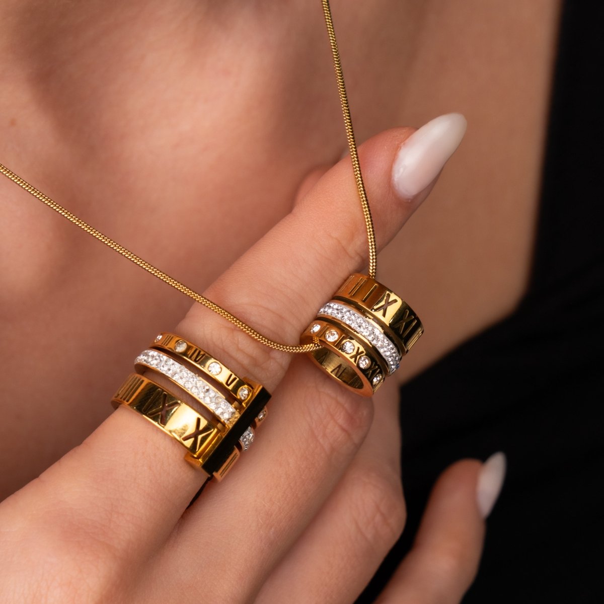 Triple Ring Roman Numeral Necklace – 18k Gold Plated