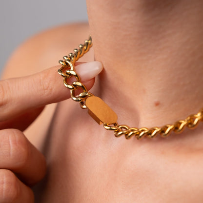 Minimalist Rectangular Pendant Chain Necklace 18k Gold Plated