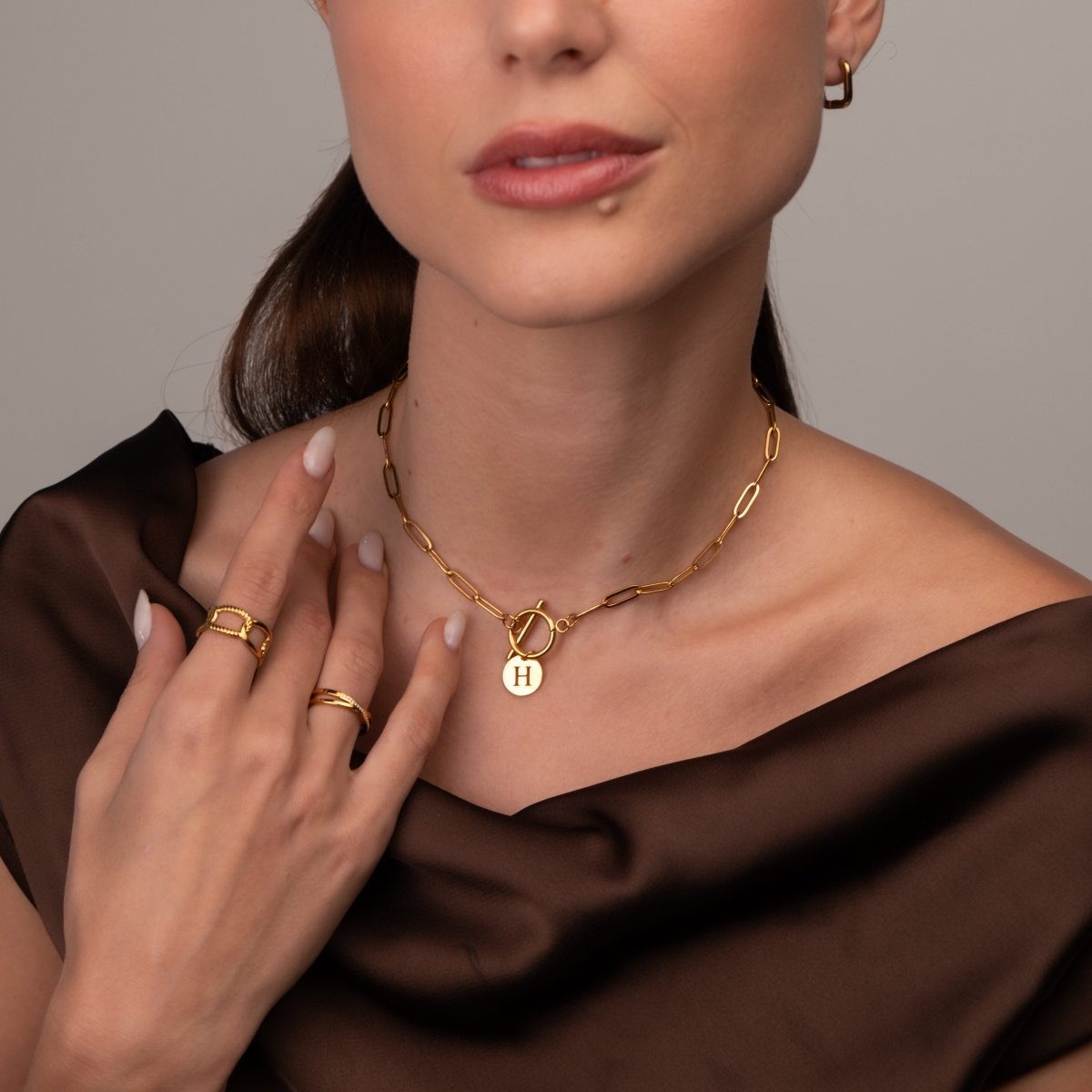 Clip Chain Initial Letter Necklace – 18k Gold Plated