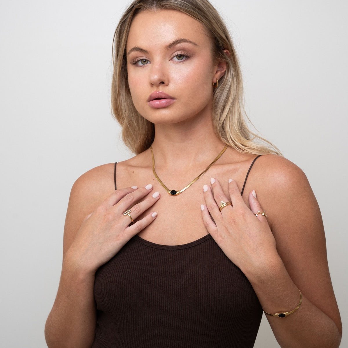 Onyx Stone Mesh Necklace 18k Gold Plated
