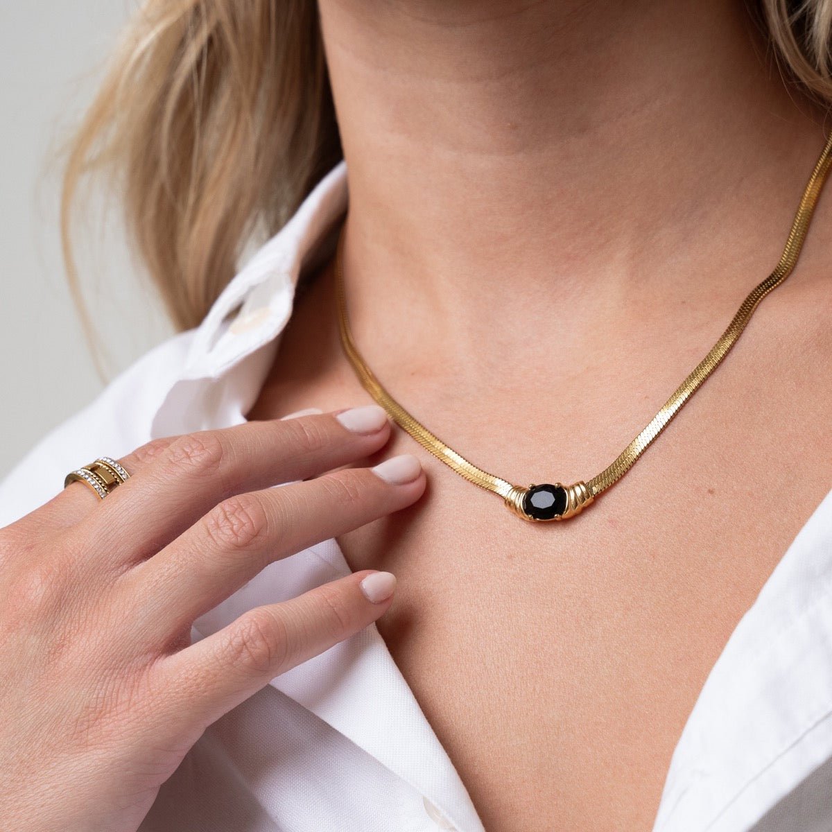 Onyx Stone Mesh Necklace 18k Gold Plated