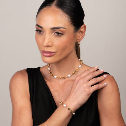 Knot and Pearls Necklace - 18k Gold Plated