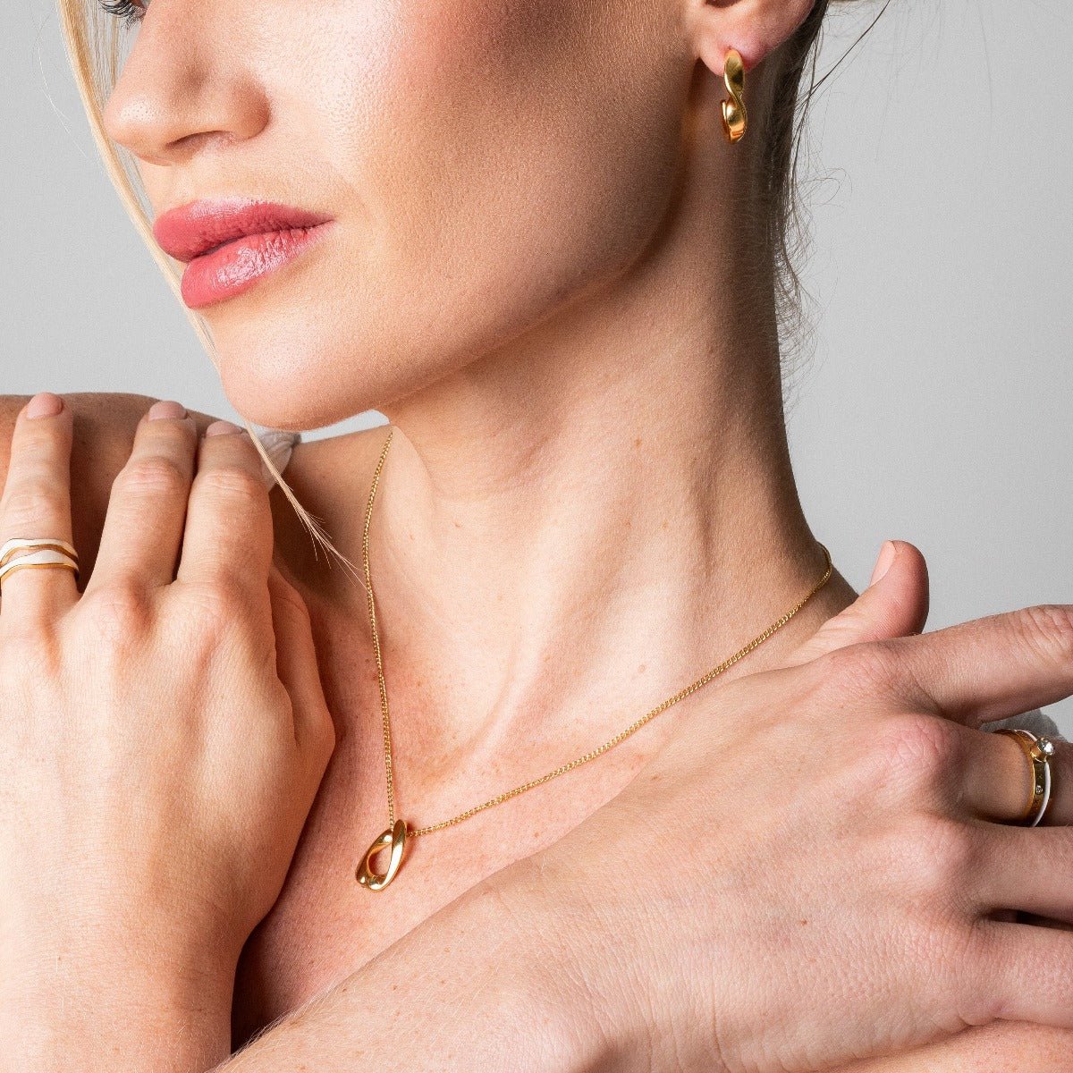 Link Pendant Necklace - 18k Gold Plated