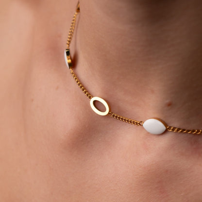 Angellica Oval Pendant Necklace - 18k Gold Plated