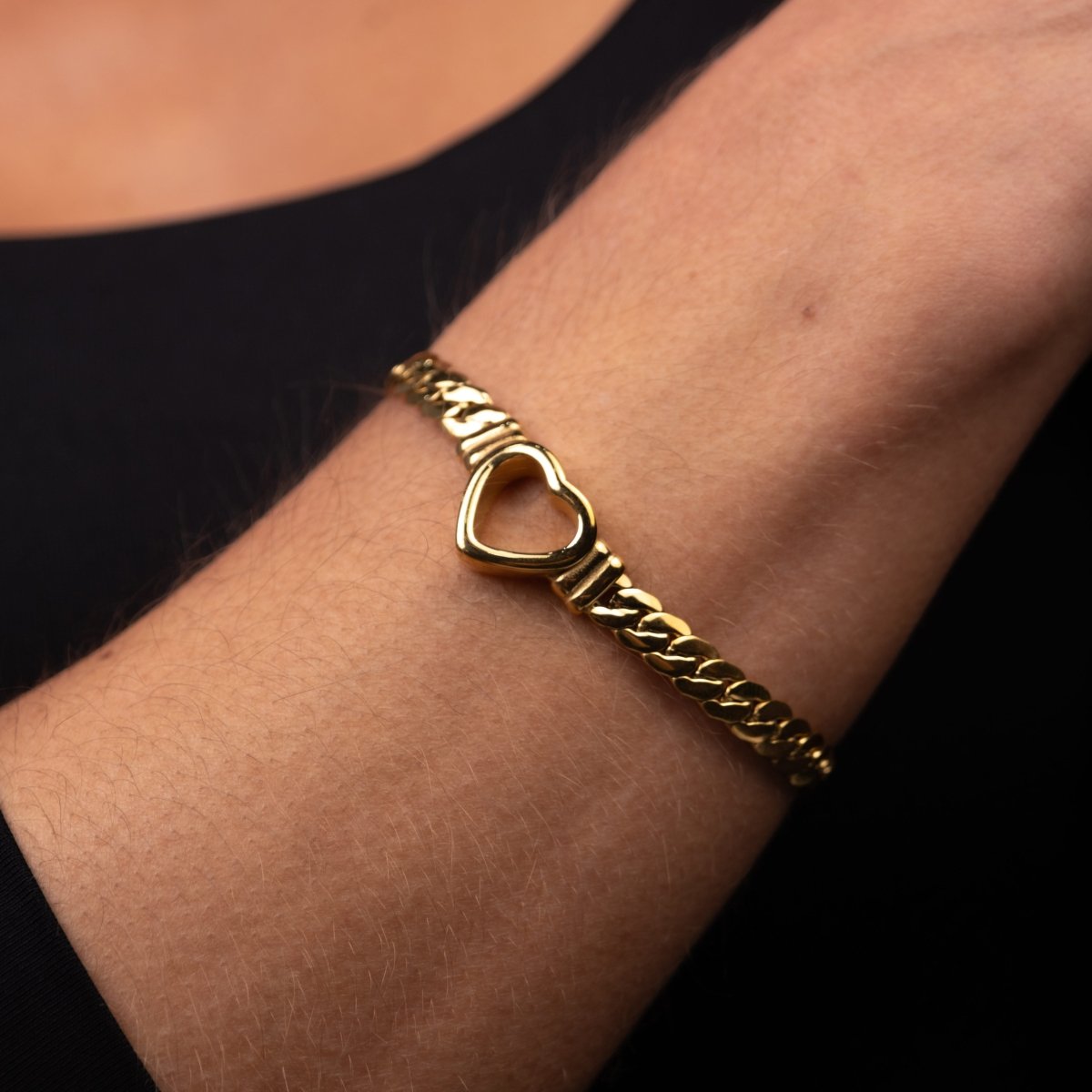Minimalist Heart Bracelet 18k Gold Plated