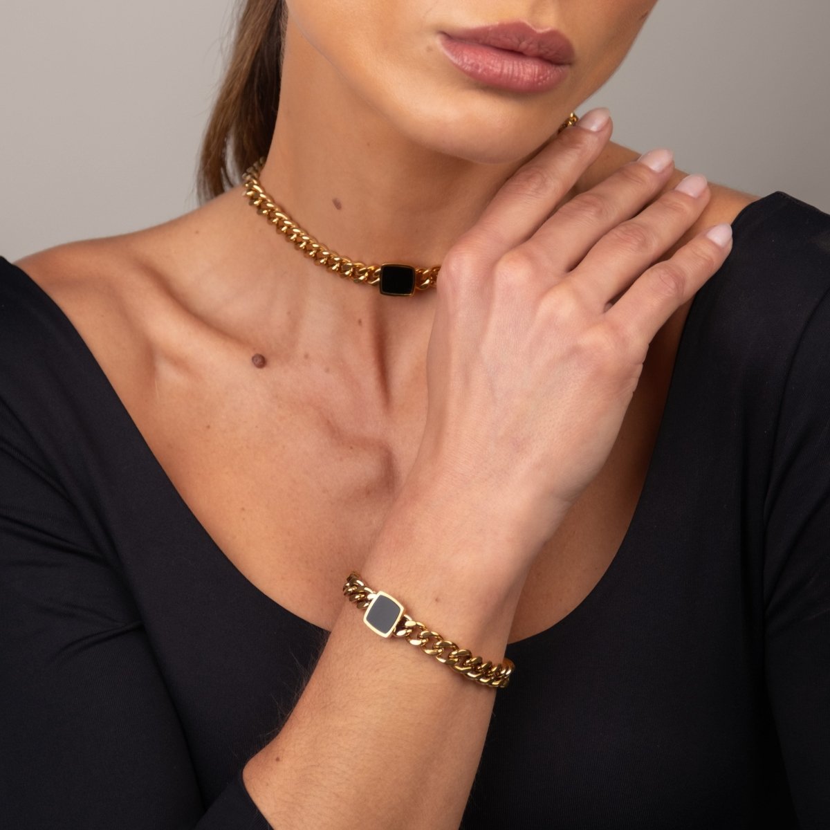 Onyx Pendant Chain Bracelet 18k Gold Plated