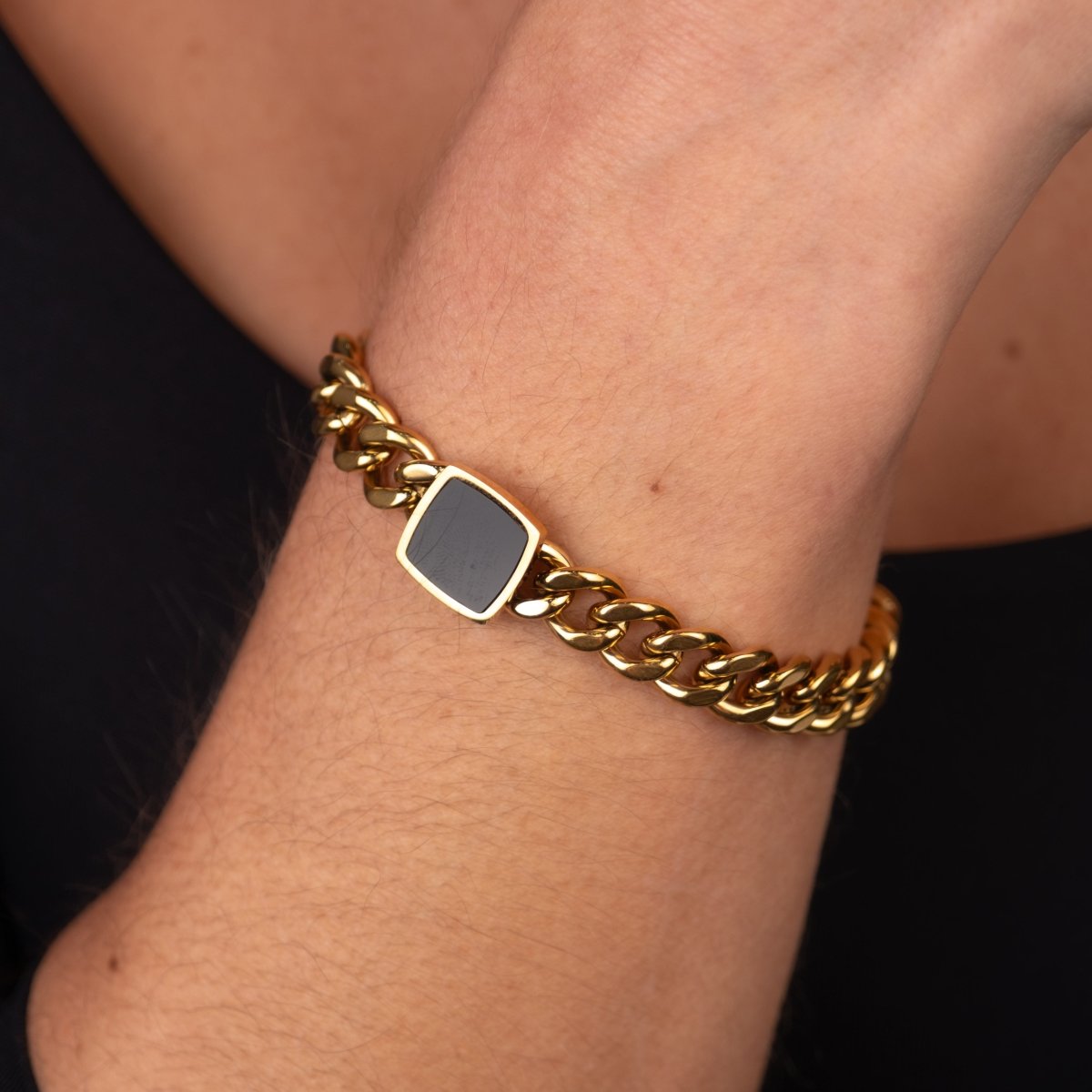 Onyx Pendant Chain Bracelet 18k Gold Plated
