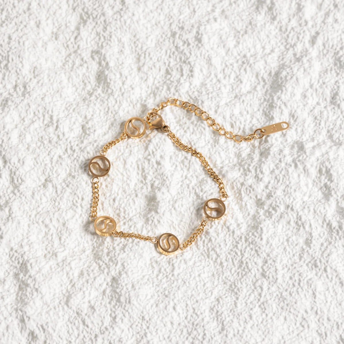 Sierra Pendant Bracelet - 18k Gold Plated