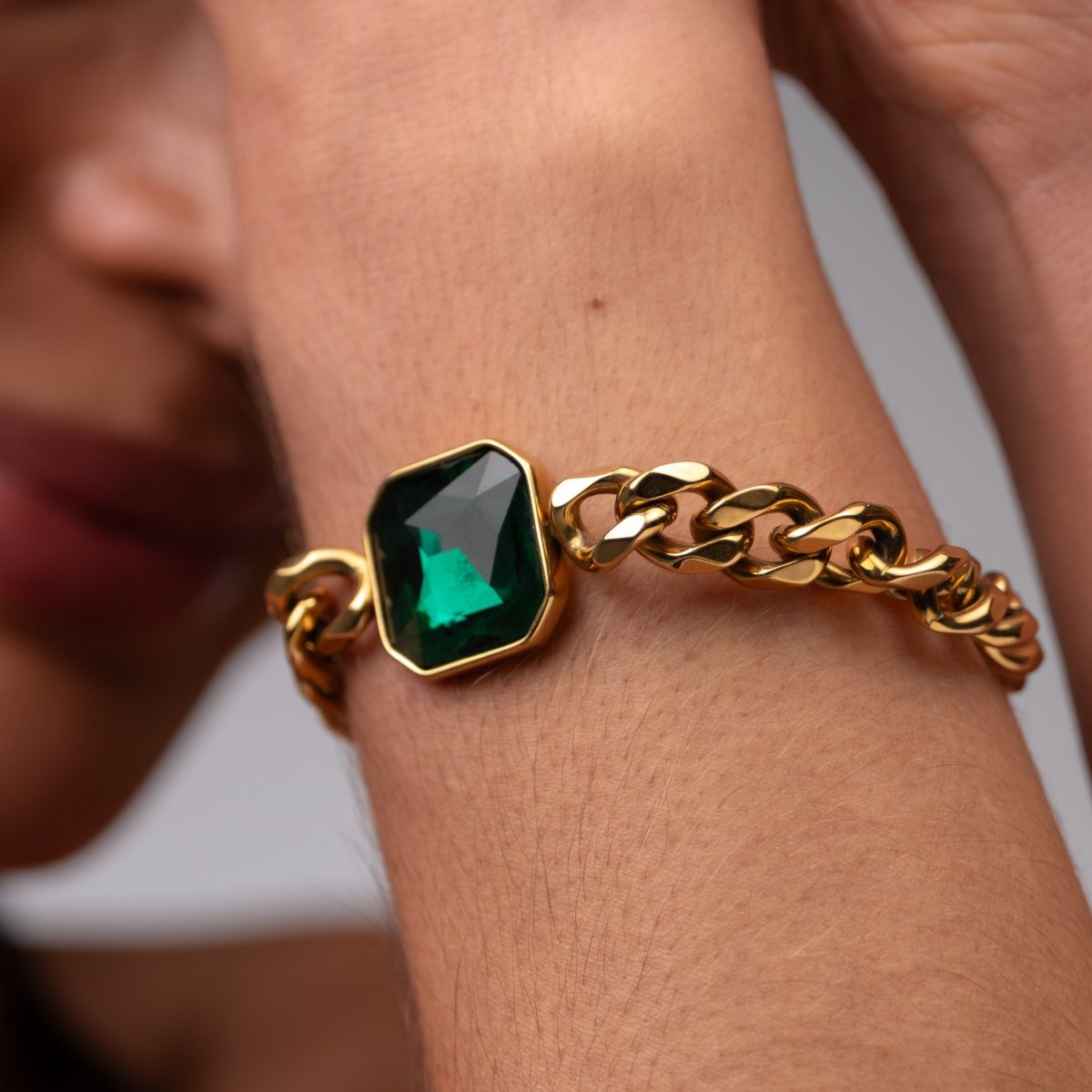Rich Emerald Green Stone Bracelet - 18k Gold Plated